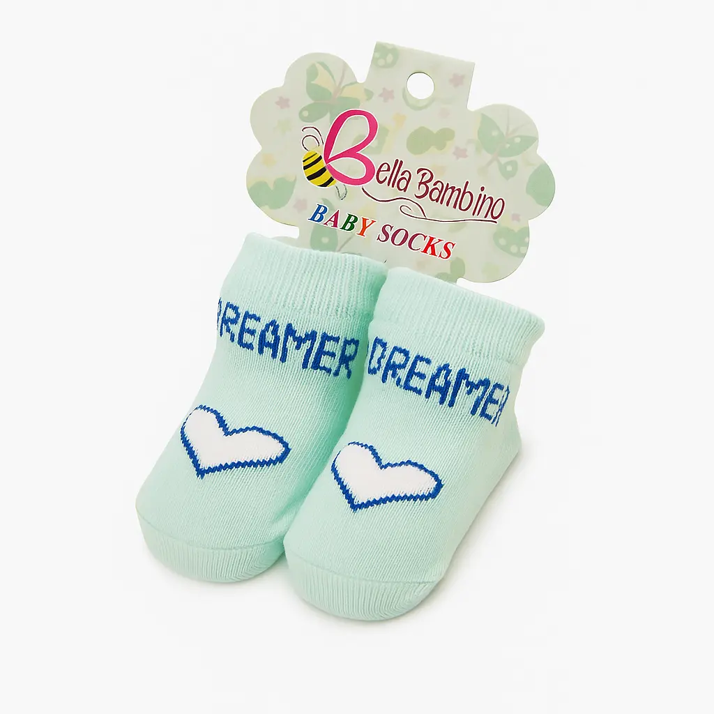 20251103_1248_Socks on White Background_remix_01k94n870ken083gfay26xfz7n.webp