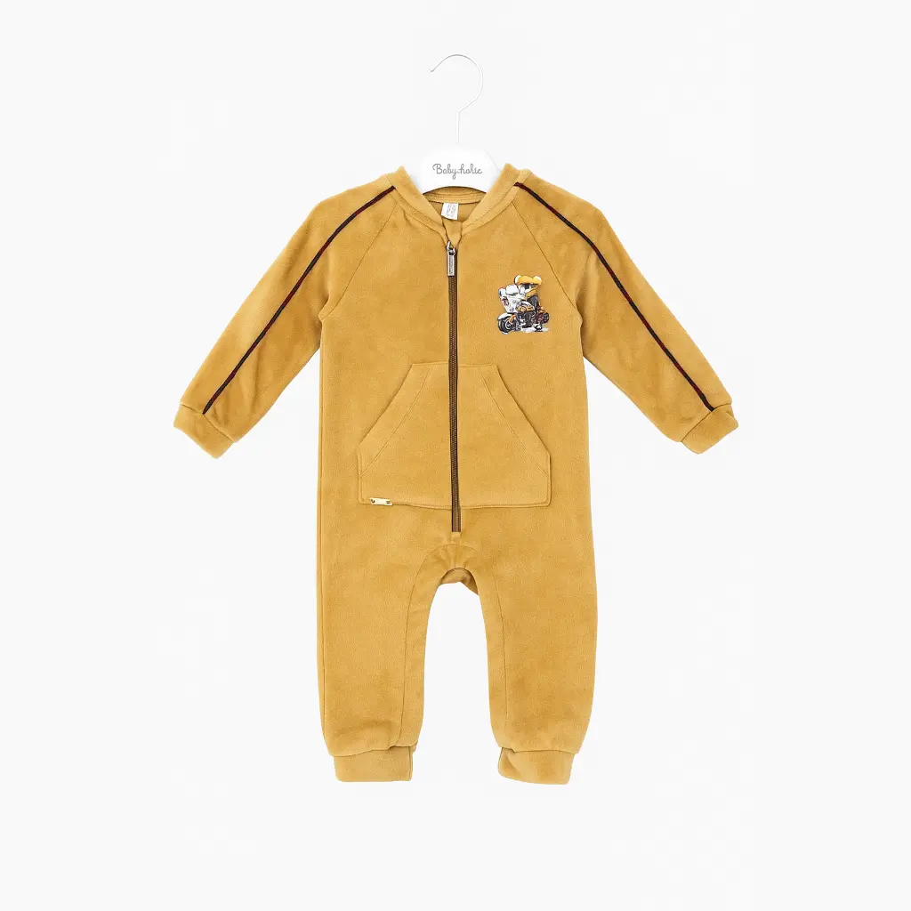 20251104_1036_Brown Baby Onesie_remix_01k9702q1vfn0b097r442c57qs.webp