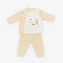 20251119_1310_Baby Outfit Studio Display_remix_01kadwtjrgffhtwvp5ce81zsb5.webp