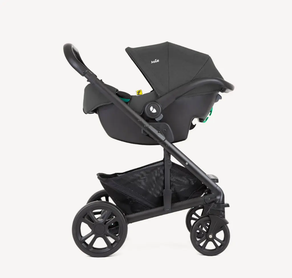 p04-joie-chrome-travel-system-profile-angle-pram-car-seat.webp