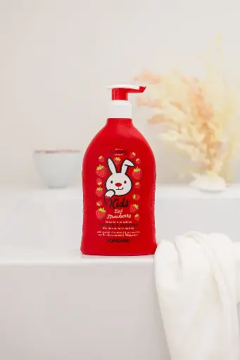 [11404] Sanosan Shampoo and Body Wash 2-in-1 Strawberry 400 ml